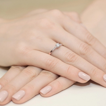 Pierścionek z różowego złota z brylantami 0.21ct BD399/R