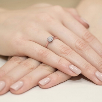 Pierścionek z różowego złota z brylantami 0.10ct BD401/R
