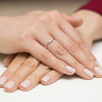 Pierścionek z różowego złota z brylantami 0.11ct BD427/R