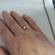 Elegancki szeroki złoty pierścionek z cyrkoniami PM011